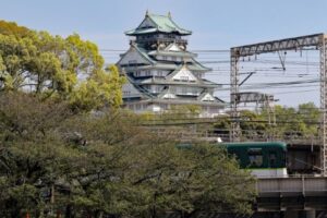 大阪城と京阪電車